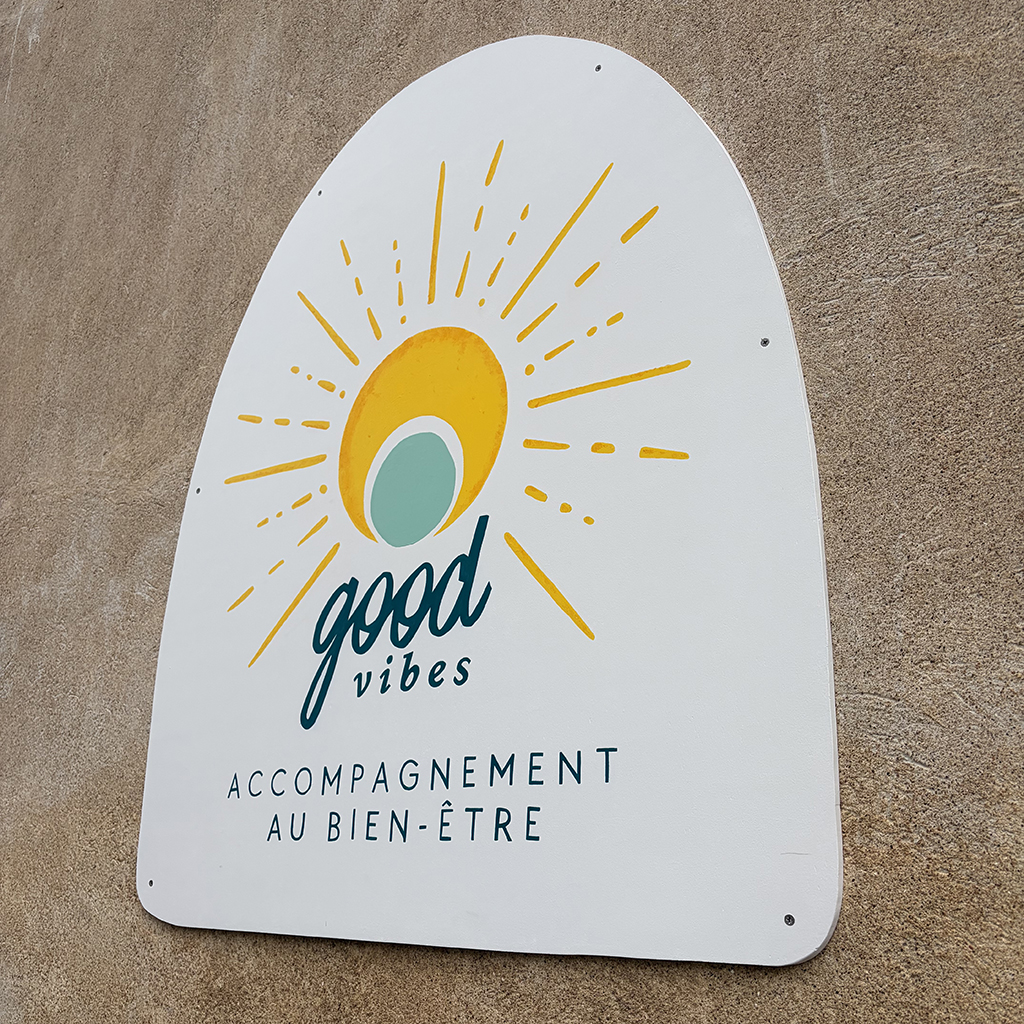 Enseigne peinte à la main pour une massothérapeute à Azé 71